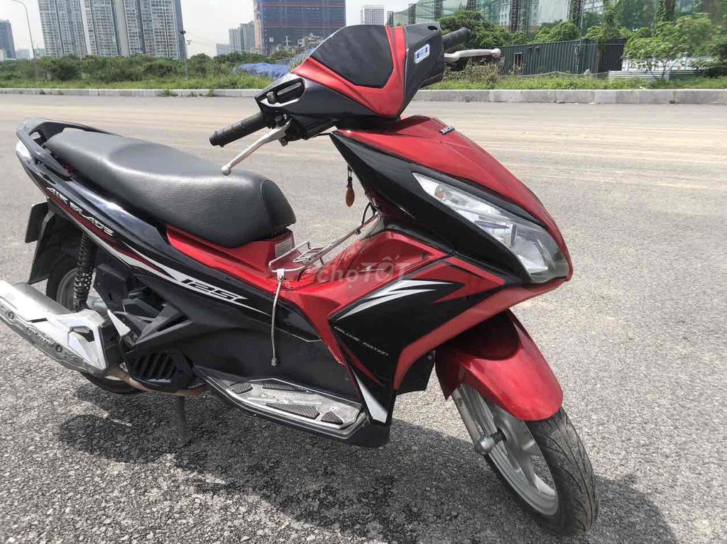 honda air blade 125cc màu đỏ đen  đẹp leng keng. Mua bán Xe máy tại Quận Nam Từ Liêm Hà Nội được đăng bởi a ý hình 8