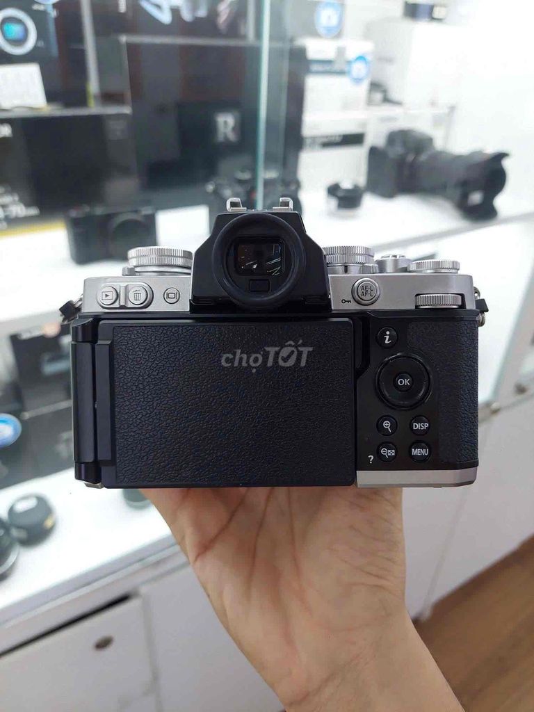 Máy ảnh Nikon ZFC Đã qua sử dụng. Mua bán Máy ảnh, Máy quay tại Quận Ninh Kiều Cần Thơ được đăng bởi Trương Kiều Trinh hình 1