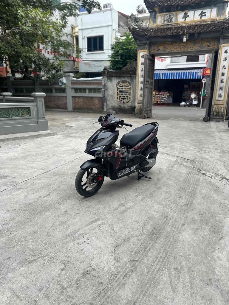 Honda Air Blade 2018 Bản kỷ niệm Đen. Mua bán Xe máy tại Quận Lê Chân Hải Phòng được đăng bởi Nguyễn Thế Hiếu hình 2