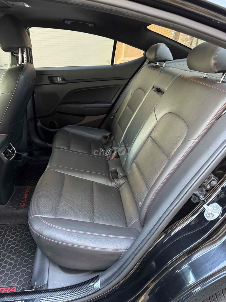 Hyundai Elantra 2019 1.6AT Sport - 50000 km. Mua bán Ô tô tại Thành phố Tuy Hòa Phú Yên được đăng bởi Quang Huynh hình 7
