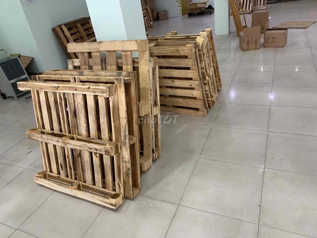 Dọn kho cần thanh lý pallet cũ