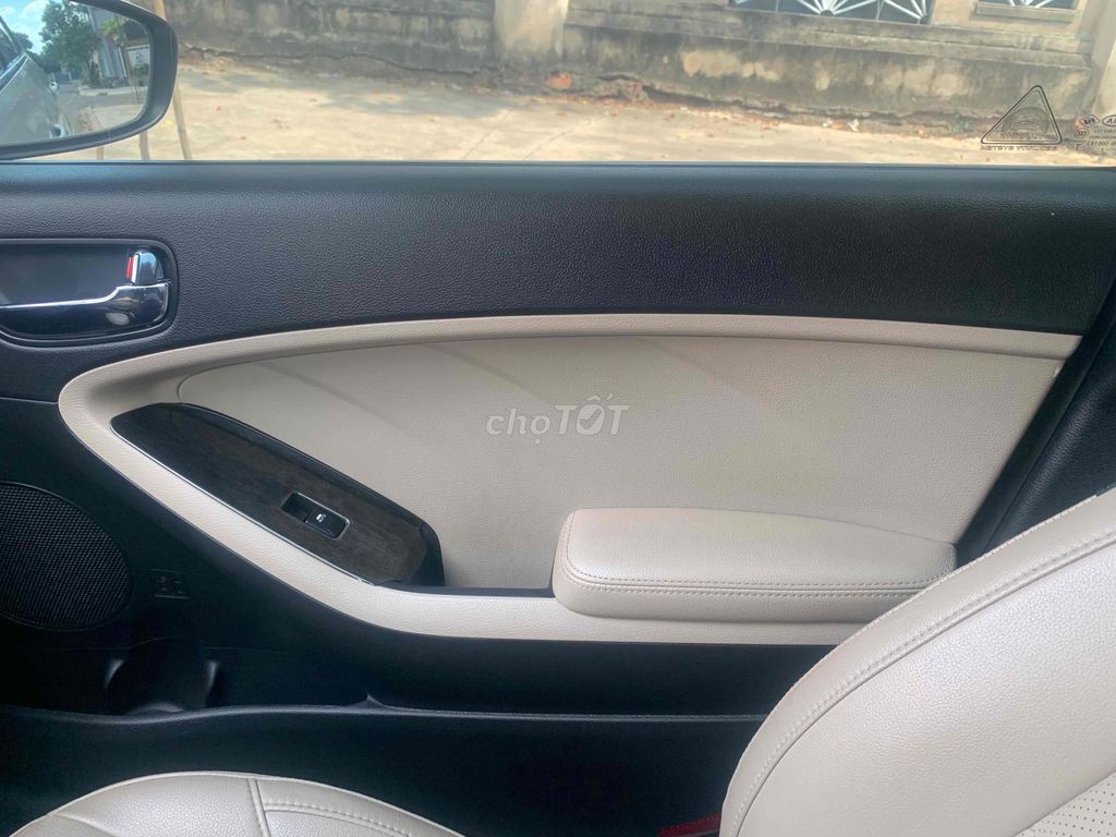 Kia Cerato 2.0 AT phiên bản cao cấp nhất Premium. Mua bán Ô tô tại Thành phố Biên Hòa Đồng Nai được đăng bởi CH xe máy Trần Na Na hình 9