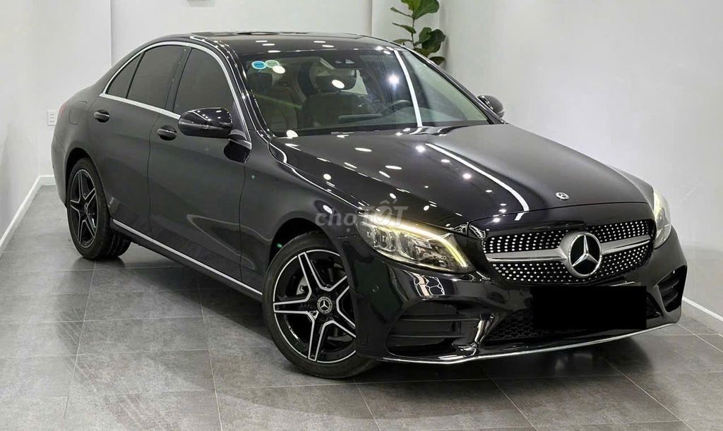 Gia Đình Cần Bán Mercedes C200 Exclusive - SX 2020. Mua bán Ô tô tại Quận Tân Bình Tp Hồ Chí Minh được đăng bởi Mr Bill hình 1