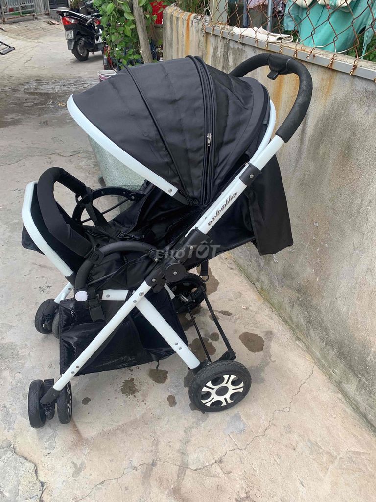 Xe đẩy em bé Đen, Trắng. Mua bán Mẹ và bé tại Quận 12 Tp Hồ Chí Minh được đăng bởi Lý Quốc Dũng hình 1