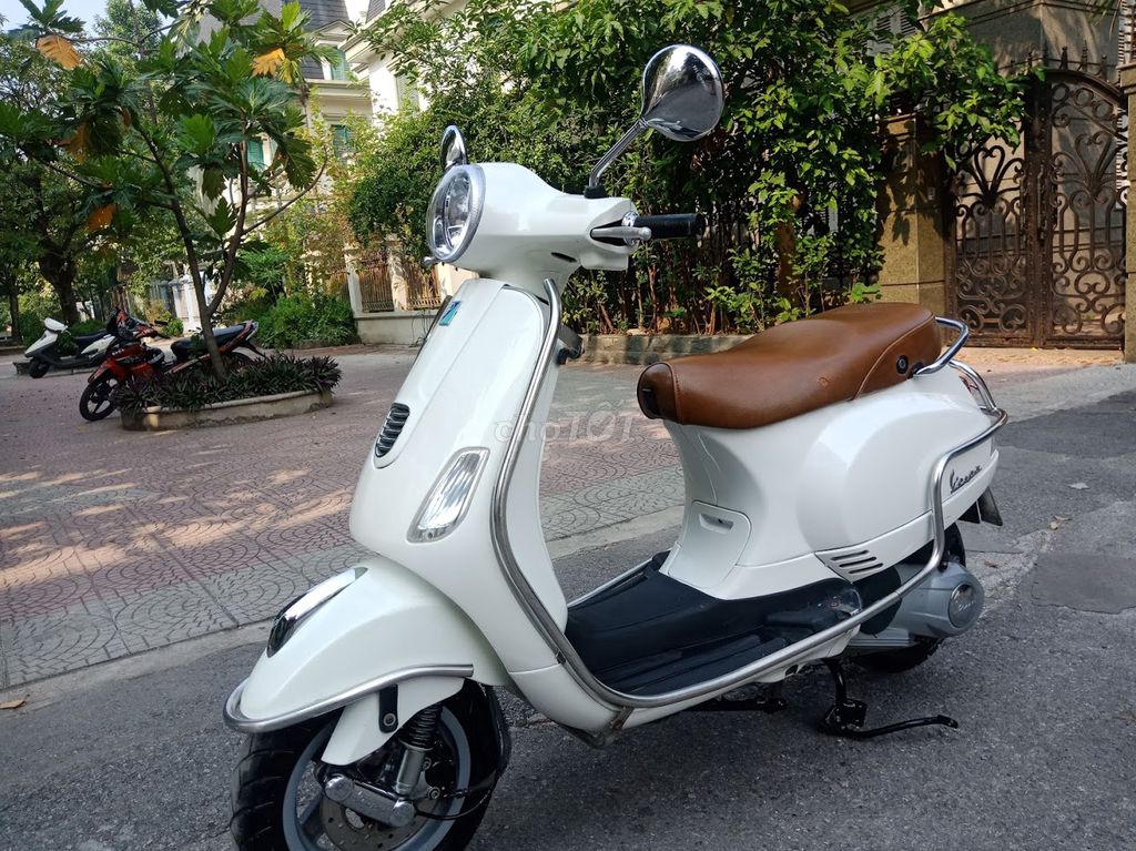 PIAGGIO VESPA 125IE TRẮNG MÁY NGUYÊN BIỂN 29. Mua bán Xe máy tại Quận Nam Từ Liêm Hà Nội được đăng bởi TUẤN MINH hình 6