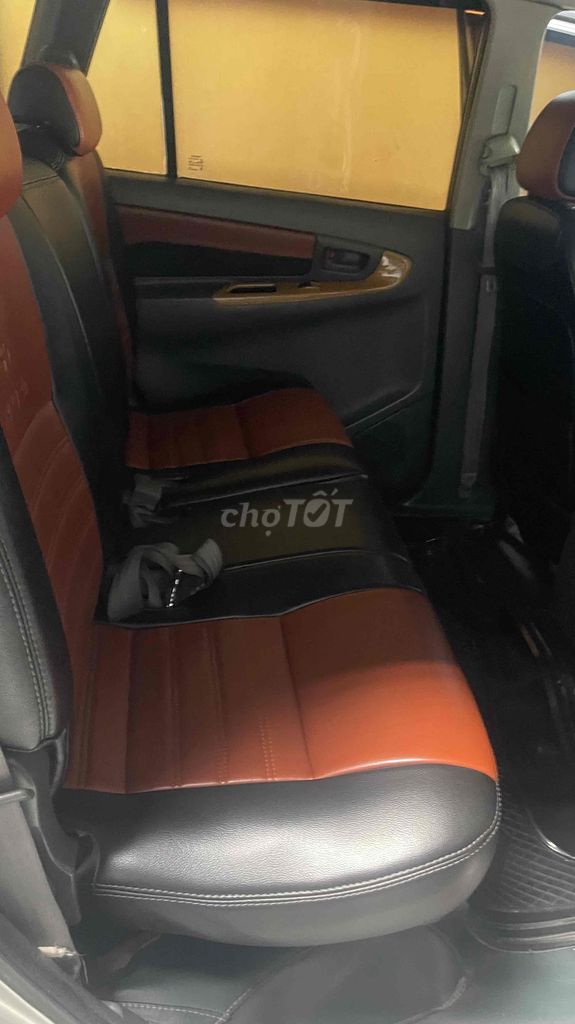 Toyota Innova J 2012 Bạc