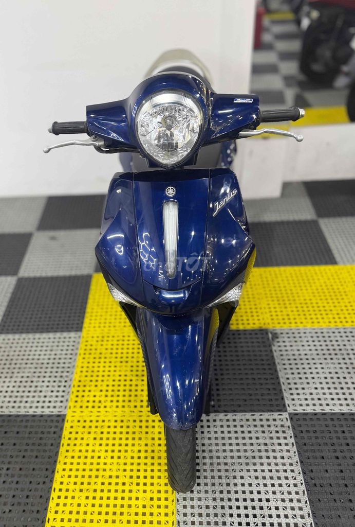 Умная ключница Yamaha Janus 2018, тихая машина