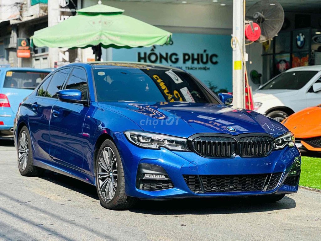 БМВ 330i М-Спорт G20 зеленая модель 2020