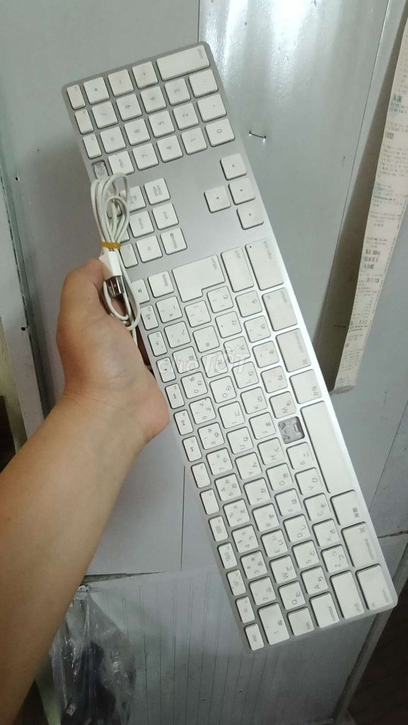 Bàn phím Apple A1243 Bạc. Mua bán Phụ kiện (Màn hình, Chuột...) tại Quận Tân Bình Tp Hồ Chí Minh được đăng bởi Hậu hình 1
