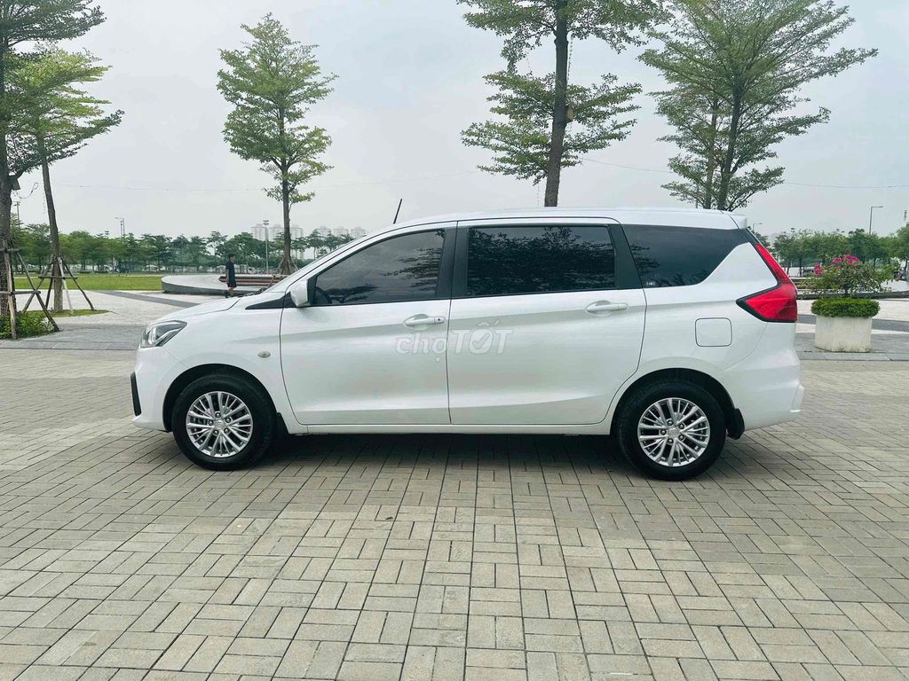Suzuki Ertiga Hybrid 2023 механическая гибридная версия