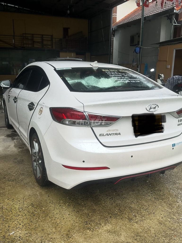 Hyundai Elantra AD số tự động 4 chỗ màu trắng. Mua bán Ô tô tại Thành phố Hội An Quảng Nam được đăng bởi Nguyễn Tấn Tường hình 2