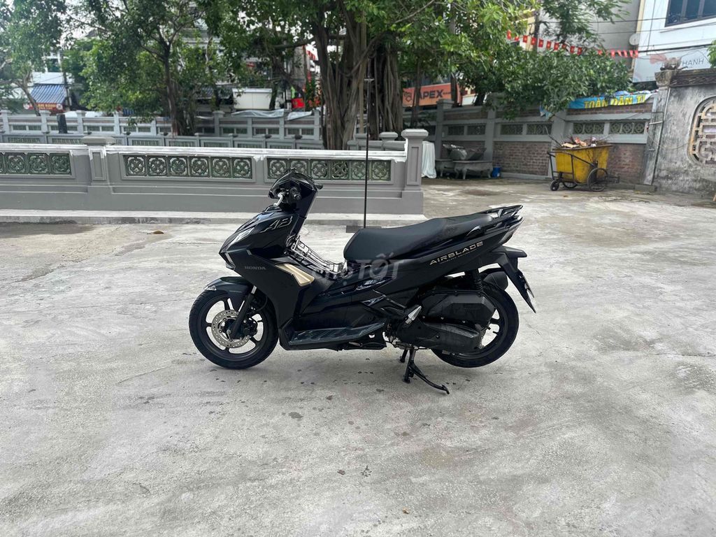 Air Blade 2023 đen sần bản đặt biệt odo 6000. Mua bán Xe máy tại Quận Lê Chân Hải Phòng được đăng bởi Nguyễn Thế Hiếu hình 1