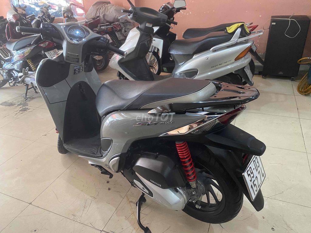 Honda SH Mode ABS 2022 Xám. Mua bán Xe máy tại Thành phố Thủ Đức Tp Hồ Chí Minh được đăng bởi nguyễn minh hiếu hình 5