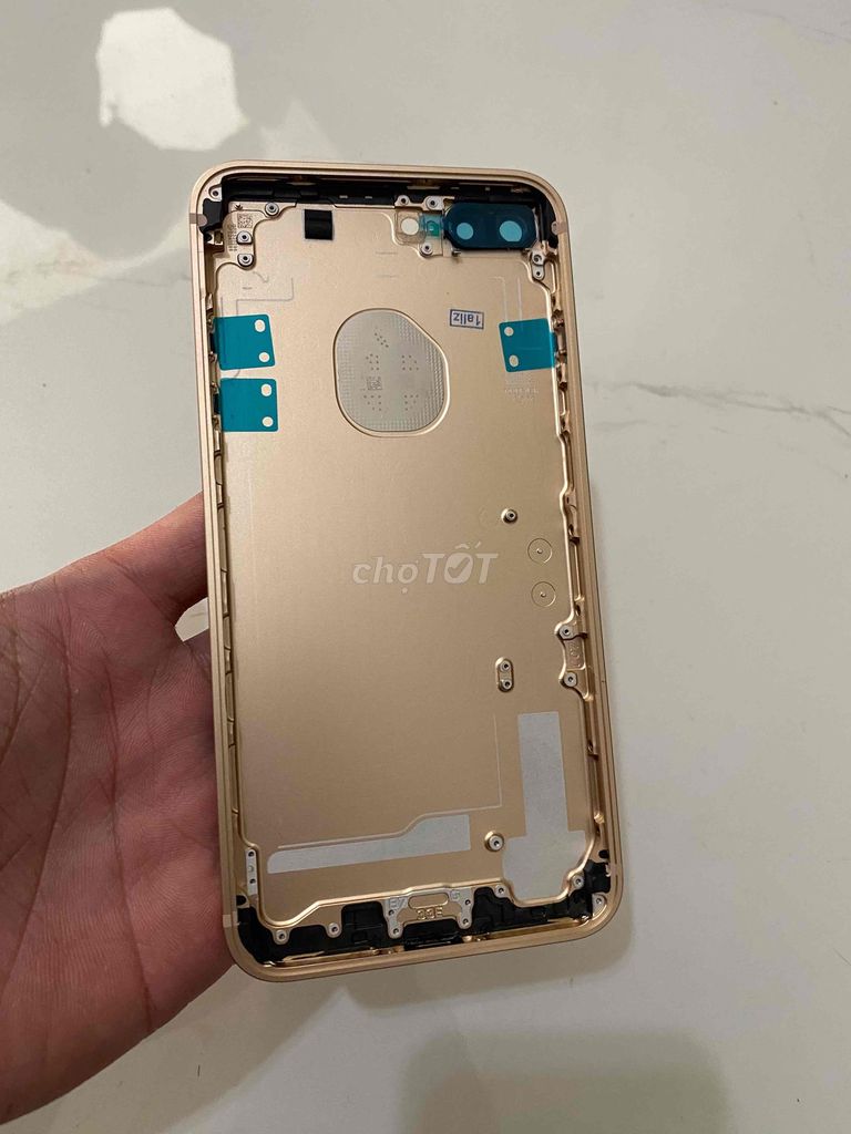 Vỏ độ viền vuông điện thoại iPhone 7 Plus Vàng. Mua bán Phụ kiện (Màn hình, Chuột...) tại Thành phố Long Khánh Đồng Nai được đăng bởi HEM STORE Một Chín Chín Năm hình 1
