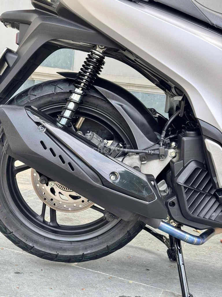 SH 150 ABS 2017 XÁM TITAN MÁY ZIN CHÍNH CHỦ CÓ GÓP. Mua bán Xe máy tại Thành phố Thủ Đức Tp Hồ Chí Minh được đăng bởi Khoa Đặng hình 6