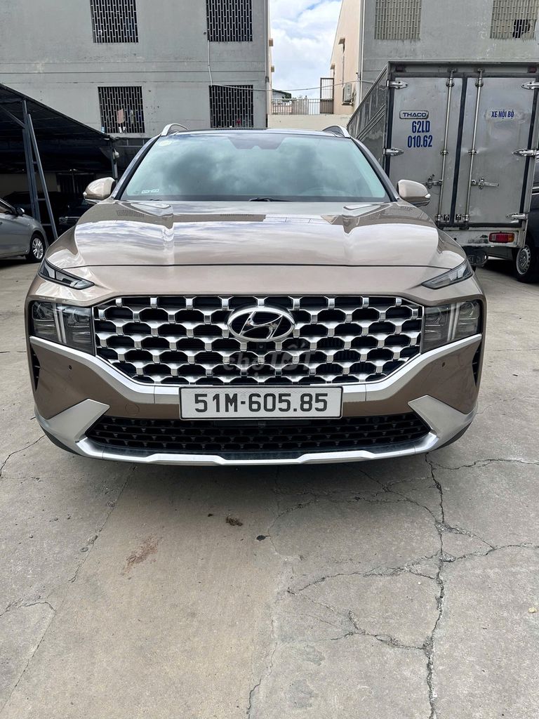 Hyundai Santafe 2021 2.2D премиум-класса из песочного золота