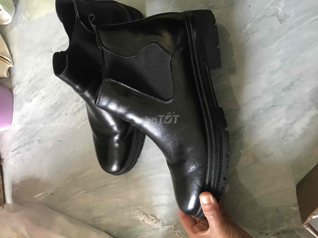 giày Chelsea boot mới size 38 da đen