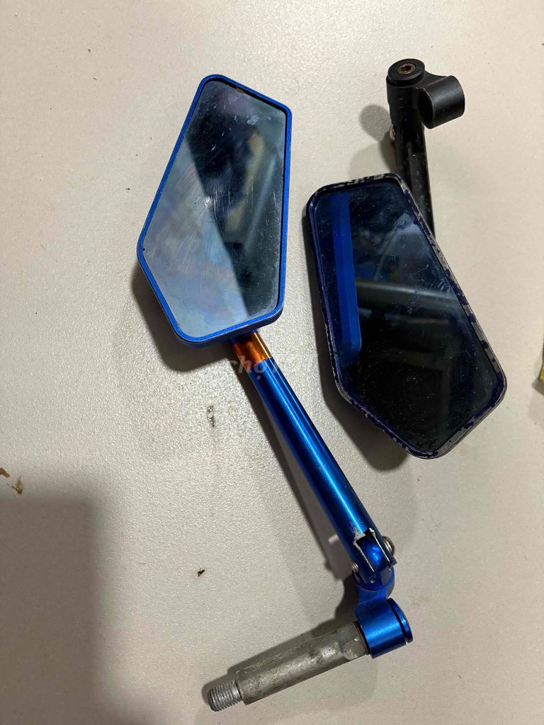 VẶP GIƯƠNG CHIẾU HẬU CE NHƯ HÌNH. Mua bán Phụ tùng xe tại Quận Sơn Trà Đà Nẵng được đăng bởi HƯƠNG GIANG hình 1