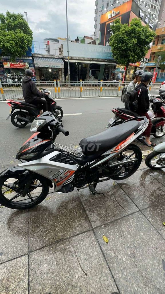 Мотоцикл Yamaha Exciter 135 2014 Черный, серебристый, оранжевый