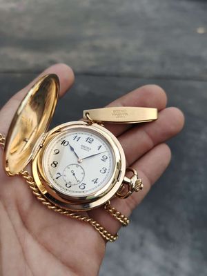 Đồng hồ quýt seiko đậm chất vintage