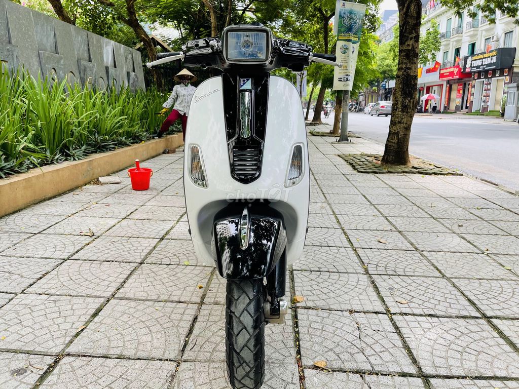 VESPA 125S TRẮNG ĐEN BIỂN 29 XE ĐẸP CHÍNH CHỦ. Mua bán Xe máy tại Quận Cầu Giấy Hà Nội được đăng bởi Lộc Phát hình 2