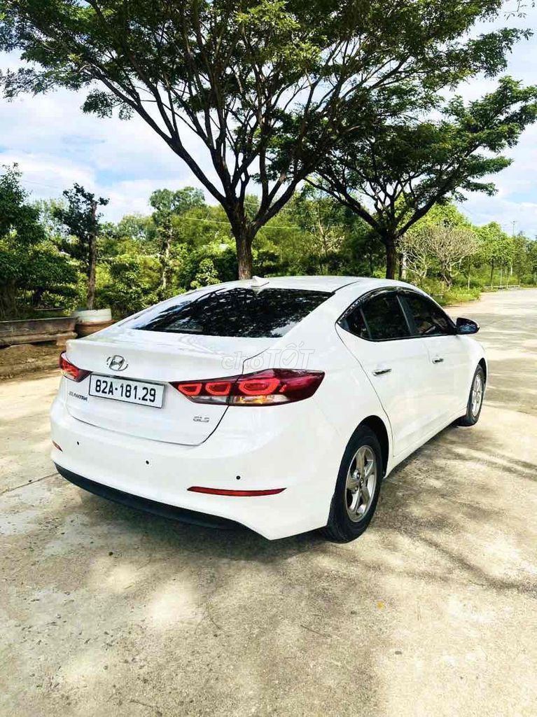 Hyundai Elantra 2018 1.6 MT - 9000 km. Mua bán Ô tô tại Thành phố Pleiku Gia Lai được đăng bởi Huynh kontum hình 6