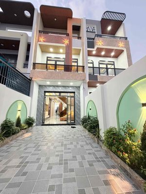 nhà ngay KCN cầu tràm- cần đuoc -long an..dt 130m2 cách dt 826 100m
