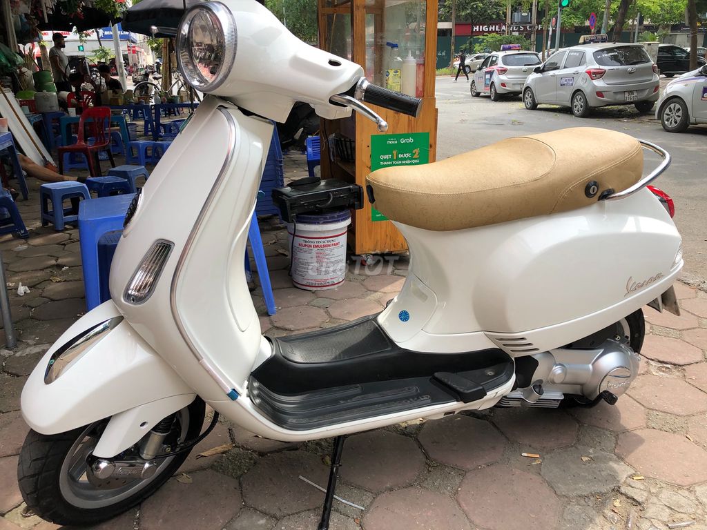 0825911056 - Piaggio LX mới mua đầu năm 2020 biển 29D2-440.88