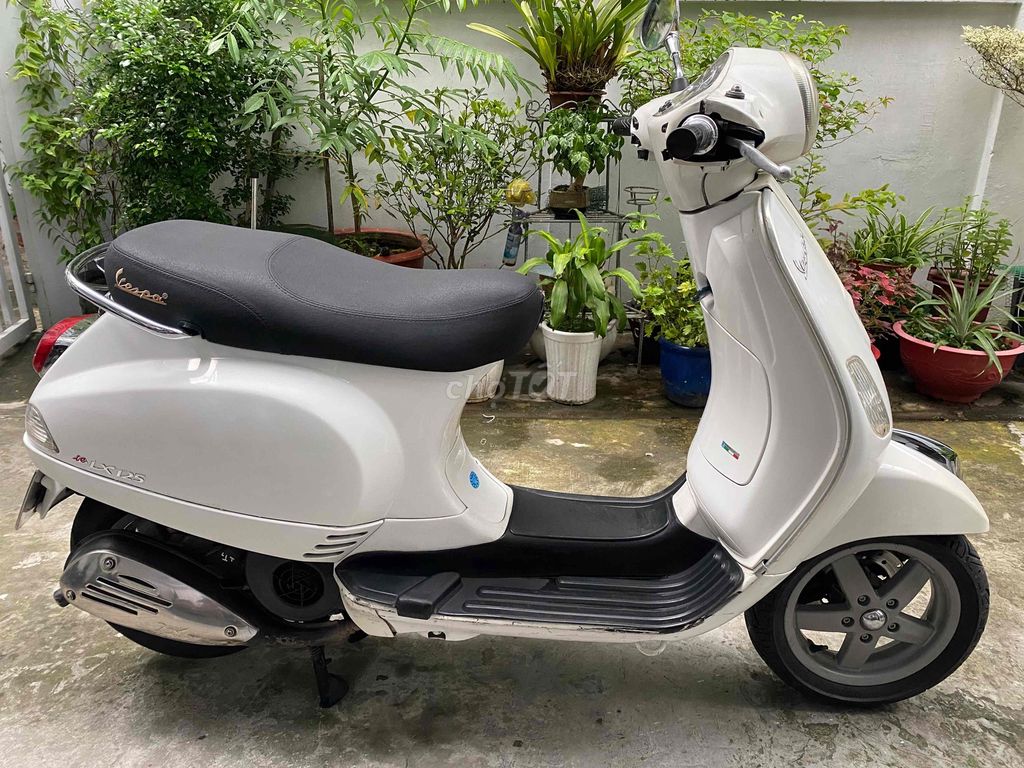 Vespa 3vie phun xăng đời cao 2013 xe đẹp máy ngon. Mua bán Xe máy tại Quận 5 Tp Hồ Chí Minh được đăng bởi JM hình 3