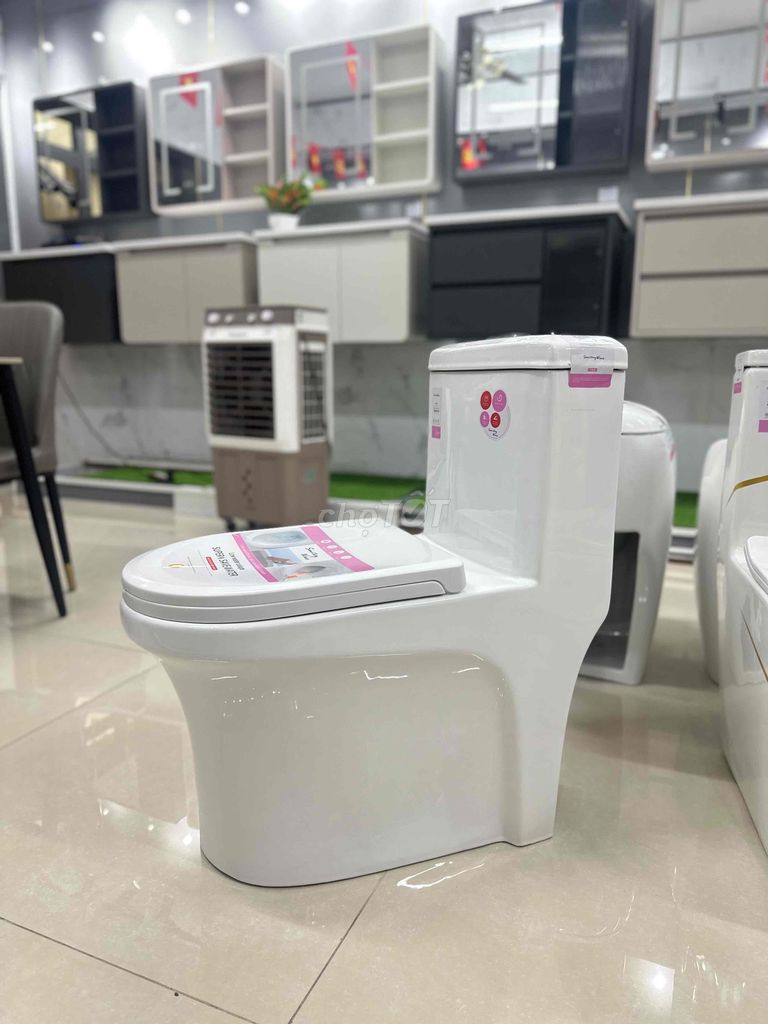 Bồn cầu 1 khối xả xoáy Trắng. Mua bán Thiết bị vệ sinh, nhà tắm tại Quận 10 Tp Hồ Chí Minh được đăng bởi Ngân Nguyễn hình 1