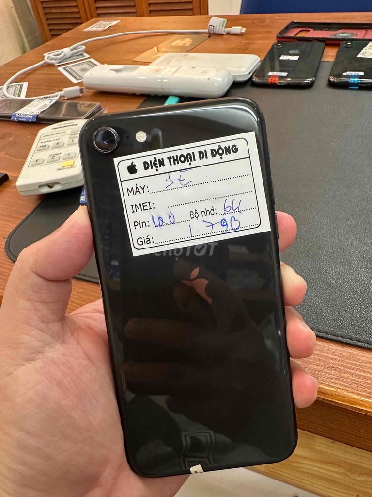 Apple iPhone SE 2020 64GB đen 98% màn zin giá ok. Mua bán Điện thoại tại Quận Bình Tân Tp Hồ Chí Minh được đăng bởi Shop phố smartphone 2 hình 1