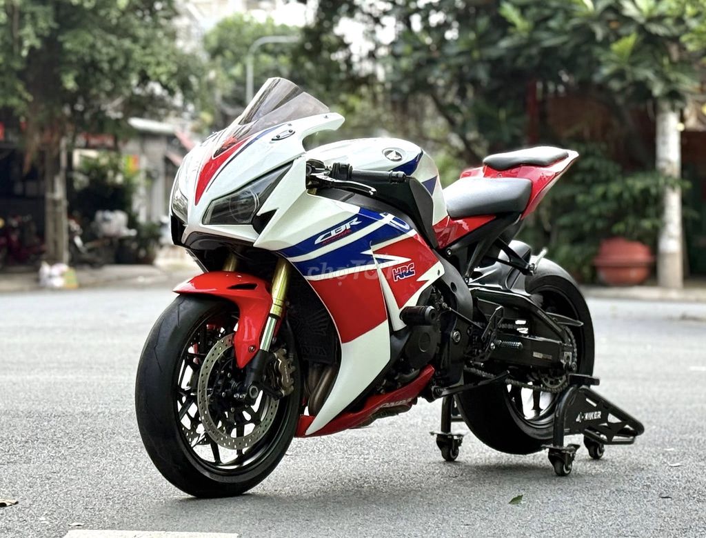 Cần bán Honda CBR1000 date 2014 biển TP. Mua bán Xe máy tại Quận 6 Tp Hồ Chí Minh được đăng bởi Thiên Trà Motor hình 5