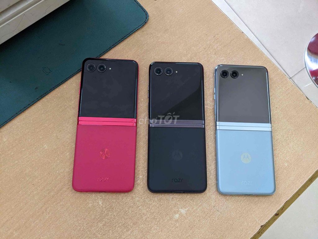 Motorola Razr 40 Ultra (8/256gb) | Hỗ trợ góp. Mua bán Điện thoại tại Quận 11 Tp Hồ Chí Minh được đăng bởi Thành Đạt Quận 11 hình 1