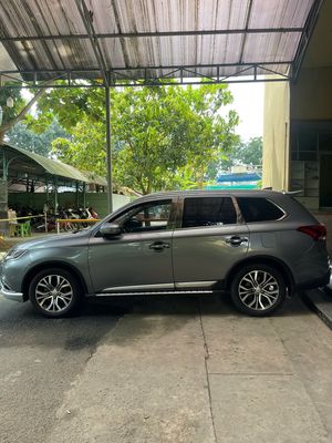 🚘 OUTLANDER – ODO 8 VẠN. Mua bán Ô tô tại Thành phố Dĩ An Bình Dương được đăng bởi Dương Hoàng Tiến