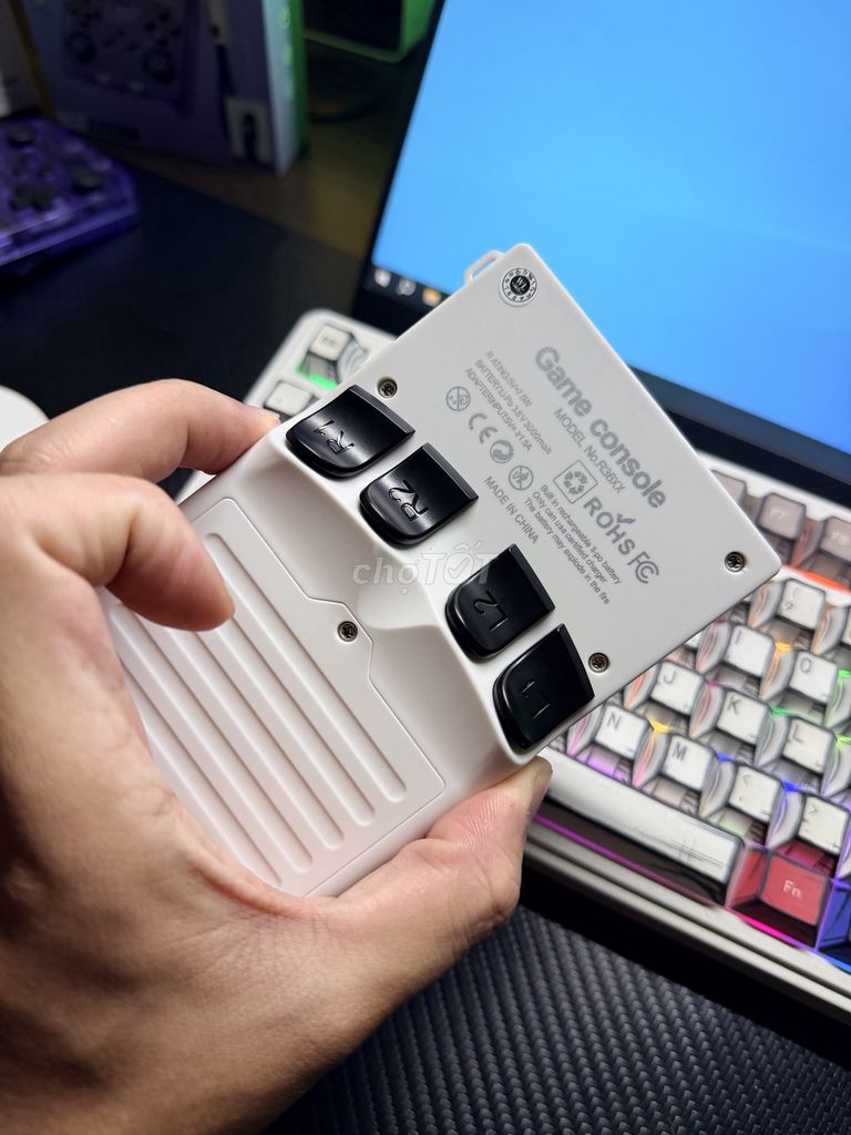 Máy chơi game cầm tay R36xx Trắng 64GB. Mua bán Thiết bị chơi game tại Thành phố Thủ Đức Tp Hồ Chí Minh được đăng bởi nguyễn hoài hình 1