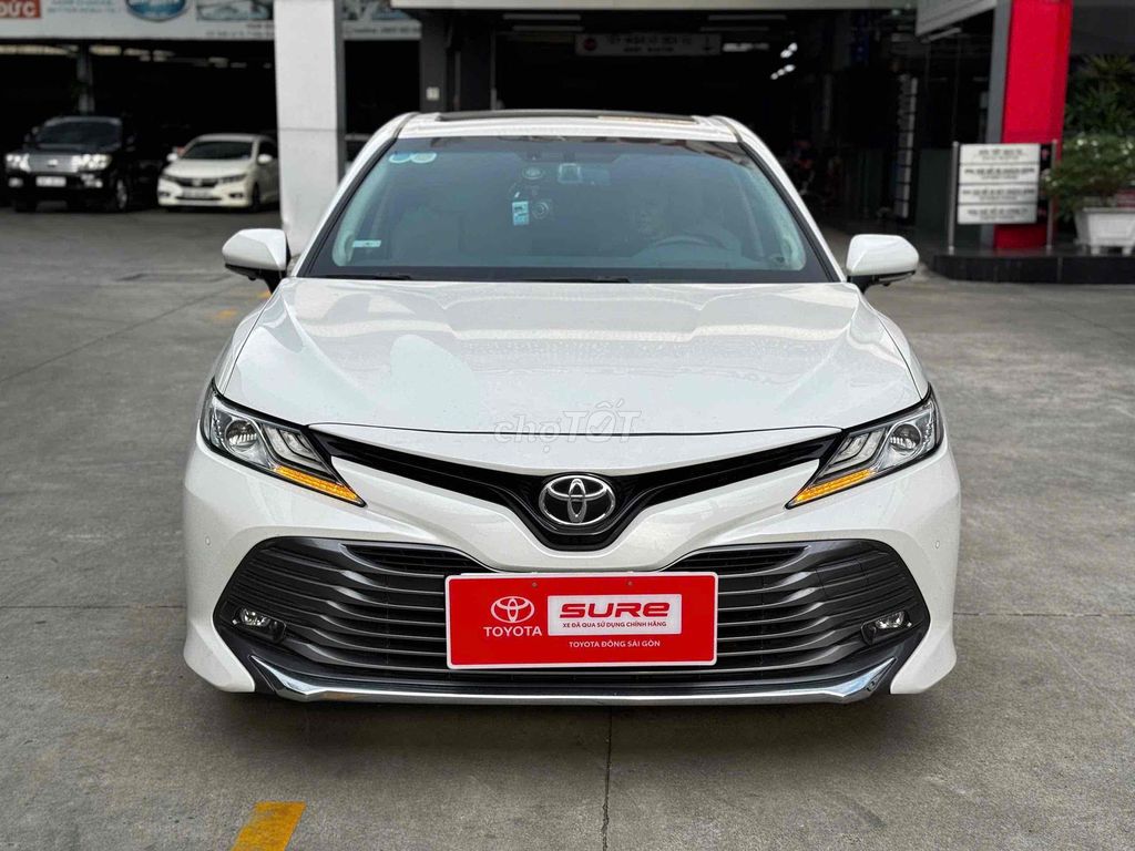 Toyota Camry 2019 2.5Q ( GIÁ CÒN GIẢM )