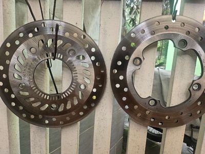 Cặp đĩa zin trước sau PCX 160 2024 tháo xe mới 95%. Mua bán Phụ tùng xe tại Quận 1 Tp Hồ Chí Minh được đăng bởi KIM Merchant
