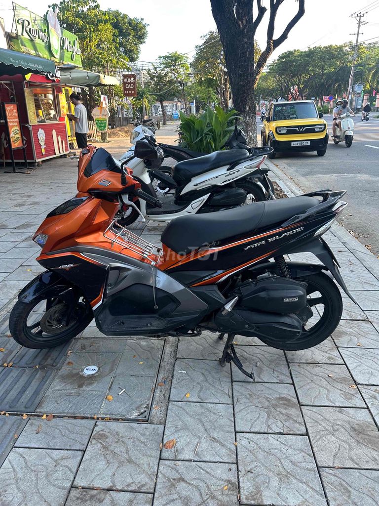 Honda Air Blade 2016 Черно-оранжевый