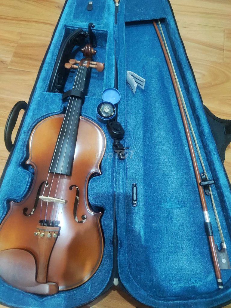 Đàn violin gỗ nâu đã sử dụng. Mua bán Nhạc cụ tại Huyện Củ Chi Tp Hồ Chí Minh được đăng bởi Vũ Hà hình 1