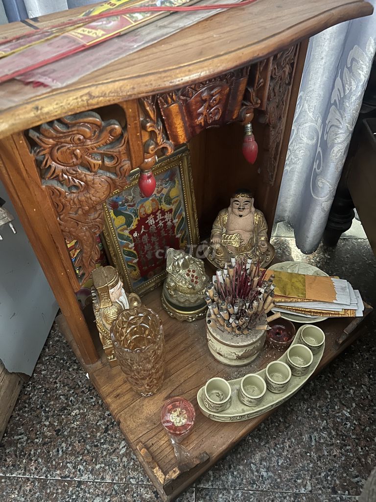 Bàn thờ Gỗ Nâu Đã sử dụng. Mua bán Nội thất, đồ gia dụng khác tại Quận Ngũ Hành Sơn Đà Nẵng được đăng bởi Lang thang hình 1