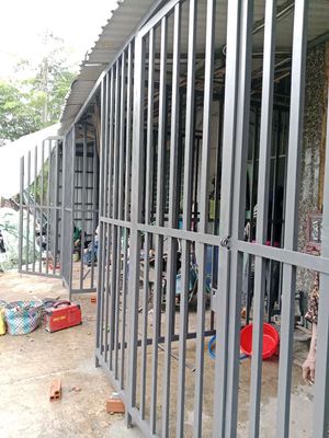 Cửa sắt, cầu thang,lan can,mái tol nhôm kínhvàinox. Dịch vụ tại Quận Bình Tân Tp Hồ Chí Minh được đăng bởi Đinh Đai