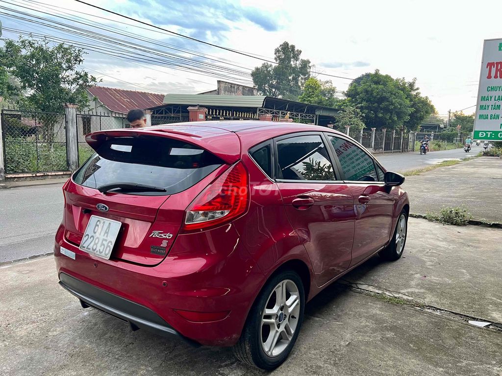 Ford Fiesta 2013 1.6 AT Hatchback - 107000 km. Mua bán Ô tô tại Huyện Phú Giáo Bình Dương được đăng bởi Hoàng Lâm hình 2