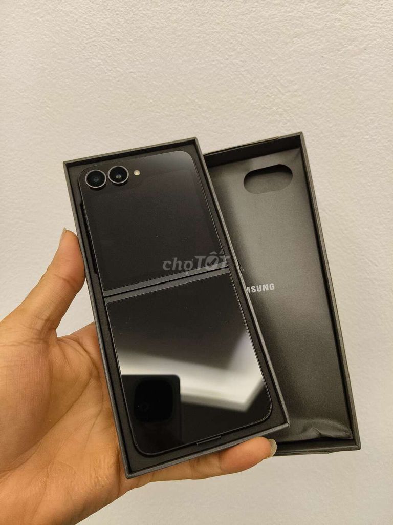 Samsung Galaxy Z Flip7 FE 256GB Đen. Mua bán Điện thoại tại Quận Đống Đa Hà Nội được đăng bởi Xuân Dương hình 1