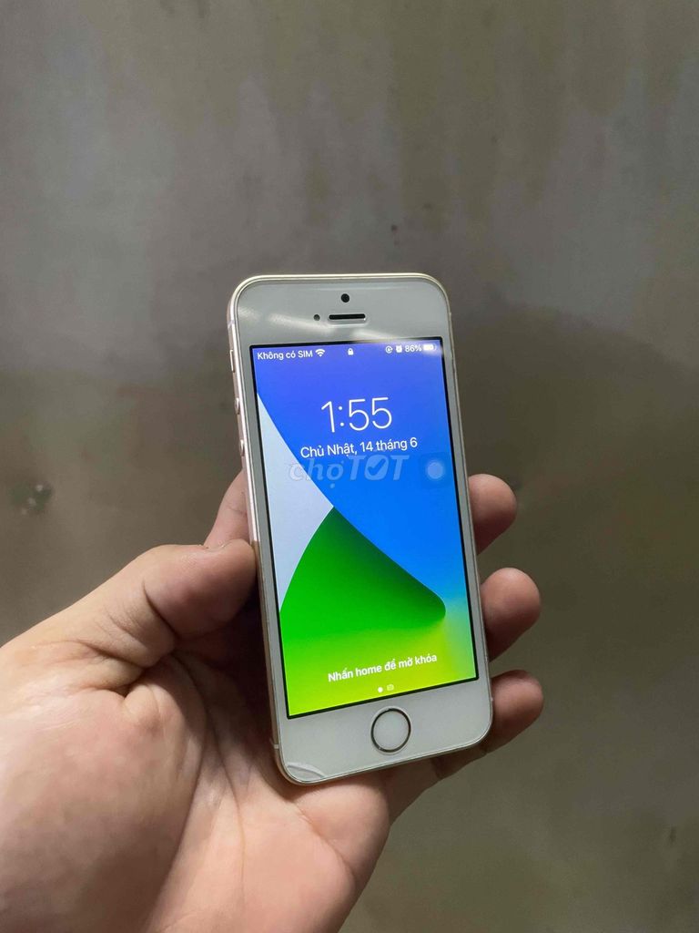 Apple iPhone SE Vàng. Mua bán Điện thoại tại Huyện Thủ Thừa Long An được đăng bởi Nhật Nhỏ hình 1