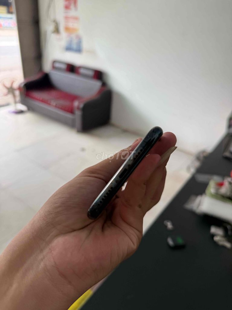 Apple iPhone 11 Pro Max 64GB Xám. Mua bán Điện thoại tại Thị xã Tân Uyên Bình Dương được đăng bởi Mạnh Quỳnh Mobile hình 1