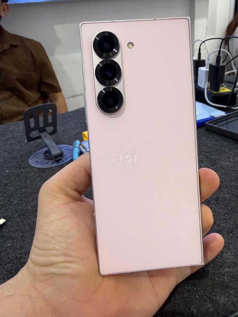 Samsung Z Fold 6 512gb 2 sim. Mua bán Điện thoại tại Quận 3 Tp Hồ Chí Minh được đăng bởi 2 Hand STORE  hình 1