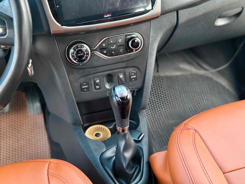 Reult Sandero 2016 màu vàng chanh. Mua bán Ô tô tại Quận Long Biên Hà Nội được đăng bởi BON AUTO hình 8