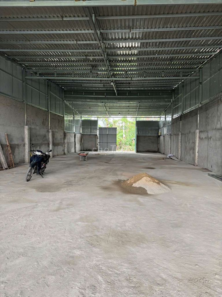 Xưởng Dĩ An 400m/15tr sẵn 3fa gác sau xưởng xa dân sx đa nghề
