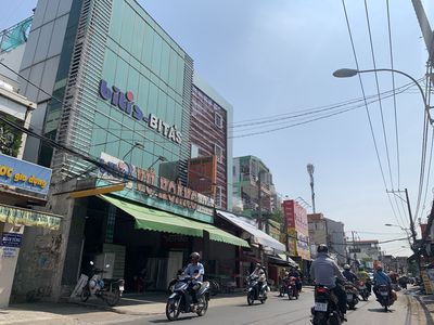 Chủ thiện chí bán gấp mặt tiền Lê Đức Thọ,dt 4x25m, nhà 3 tầng mới đẹp