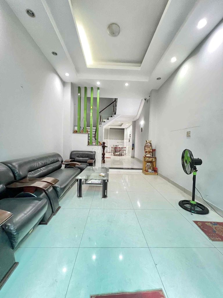 Nhà 4x16 3 Lầu 4PN/5WC Có Nội Thất, Đường Bình Trị Đông